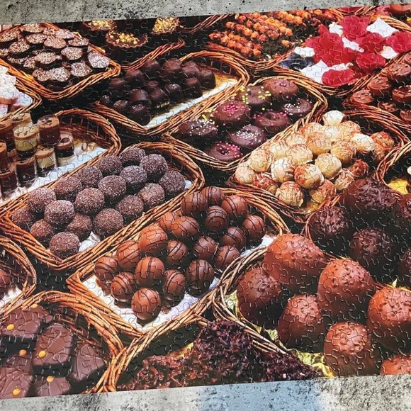550 Piece Hallmark 'Chocolate, Please!' Puzzle - Picture 5 of 5